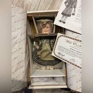 NIB Danbury Mint Shirley Temple Wee Willie Winkie Doll